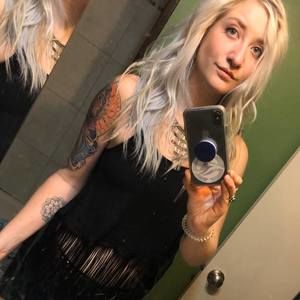 Meet your Posher, Kayla